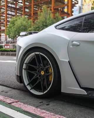 Ferrari F12 Fibra de carbono corpo Kit F12 Novitec N-largo estilo dianteiro e traseiro parachoque arco da roda F12 spoiler difusor lábio dianteiro