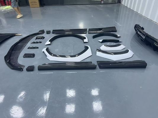 Lamborghini Urus Corpo de fibra de carbono Kit URUS 1016 estilo fibra de carbono difusor de lábio dianteiro spoiler capô arco da roda