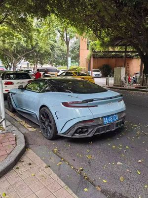 Aston Martin DB11 Fibra de Carbono Kit corpo DB11 estilo mansory dianteiro e traseiro parafuso saia lateral parafuso spoiler capô