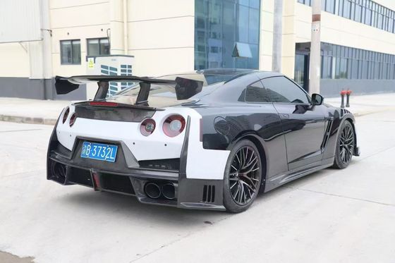 Nissan GTR Corpo de fibra de carbono Kit GTR r35 Atualizado 2024nismo estilo dianteiro e traseiro spoilers pára-choques parafusos