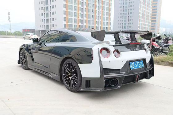 Nissan GTR Corpo de fibra de carbono Kit GTR r35 Atualizado 2024nismo estilo dianteiro e traseiro spoilers pára-choques parafusos