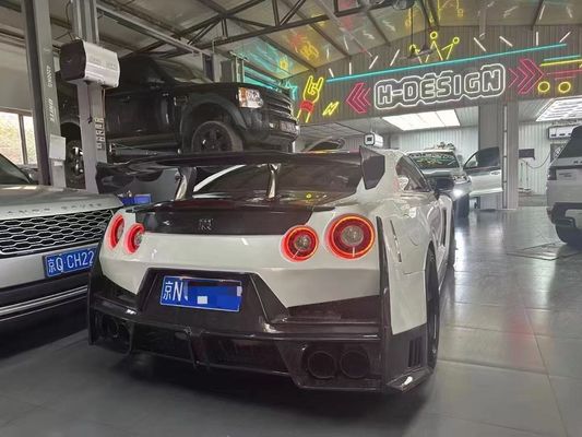 Nissan GTR Corpo de fibra de carbono Kit GTR r35 Atualizado 2024nismo estilo dianteiro e traseiro spoilers pára-choques parafusos