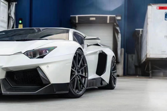 Para o Lamborghini LP700 LP750 Kit de corpo de fibra de carbono LP700 750 Novi Upgraded Kit de corpo de saia lateral de pá frontal