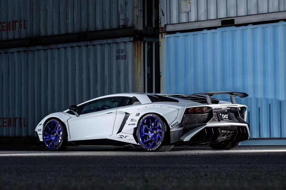 Para o Lamborghini Aventador LP700 Kit de corpo de fibra de carbono LP700 Upgraded LB-style Side Skirt Spoiler Wheel Arch