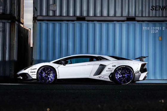 Para o Lamborghini Aventador LP700 Kit de corpo de fibra de carbono LP700 Upgraded LB-style Side Skirt Spoiler Wheel Arch