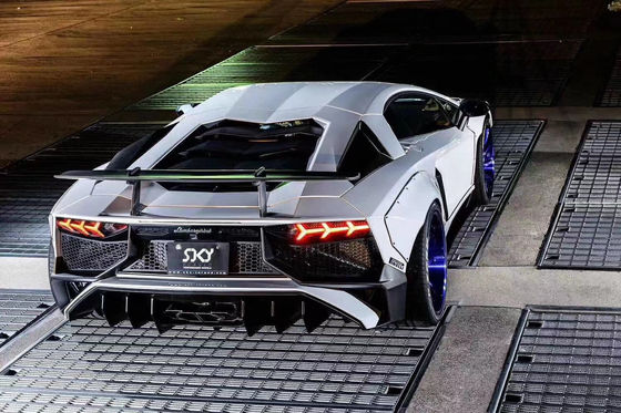 Para o Lamborghini Aventador LP700 Kit de corpo de fibra de carbono LP700 Upgraded LB-style Side Skirt Spoiler Wheel Arch