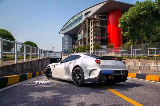 Para a Ferrari 599 Body Kit 599 Upgraded VORS Style Frente e traseiro Bumper Side Skirt Spoiler Carbon Fiber Body Kit