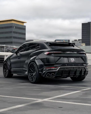Corpo preto de Lamborghini URUS Upgraded 1016 Hood Spoiler Wide Body Kit