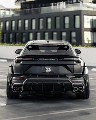 Corpo preto de Lamborghini URUS Upgraded 1016 Hood Spoiler Wide Body Kit