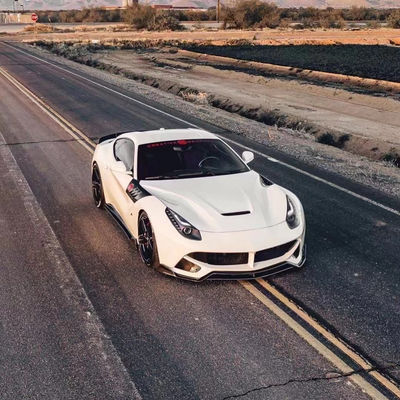 Para a Ferrari F12 Fibra de Carbono Kit F12 Upgrades o estilo SVR Frente e traseiro Bumper Spoilers com capô Fenders