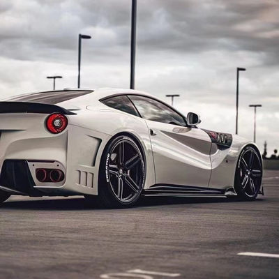 Para a Ferrari F12 Fibra de Carbono Kit F12 Upgrades o estilo SVR Frente e traseiro Bumper Spoilers com capô Fenders