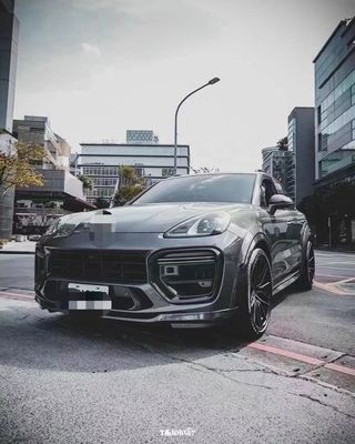 Kit de carroceria de fibra de carbono Cayenne para Porsche Cayenne MTR Kit de carroceria de fibra de carbono seco Bumpers dianteiros e traseiros