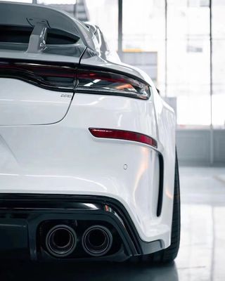 Peças para automóveis para Porsche Palamela 971 Spoiler O Palamela 971 foi atualizado com um Spoiler de fibra de carbono estilo Techart
