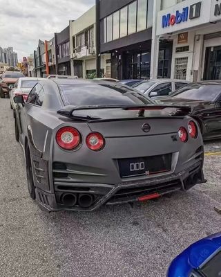 Para o Nissan GTR R35 Carbon Fiber Body Kit GTR Upgraded Top Style Carbon Fiber Frente e traseiro Bumper Side Skirt Spoilers