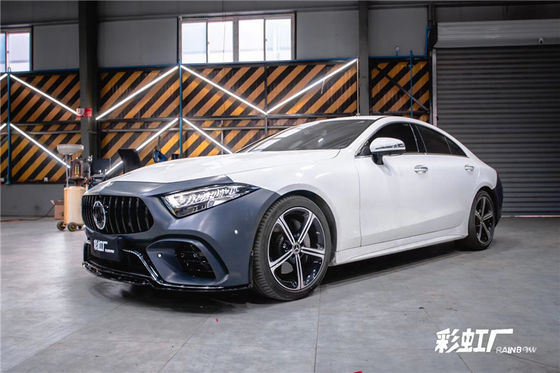 Para Mercedes CLS300 CLS350 W257 Kit de carroceria CLS300 CLS350 Batedores dianteiros e traseiros atualizados de estilo GT63S