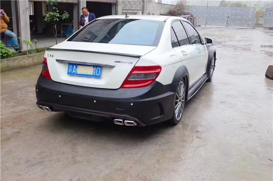 Para o Mercedes W204 C63 Body Kit W204 Upgraded Black Series Style Front e Rear Bumper Hood Widebody Kit
