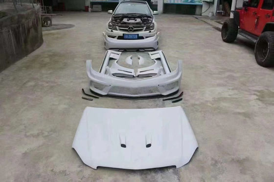 Para o Mercedes W204 C63 Body Kit W204 Upgraded Black Series Style Front e Rear Bumper Hood Widebody Kit